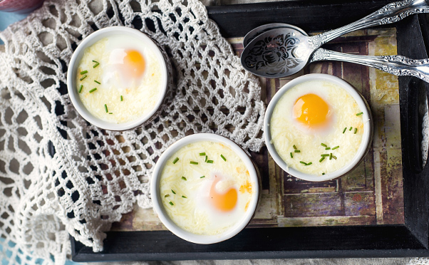 Baked eggs with feta and chives